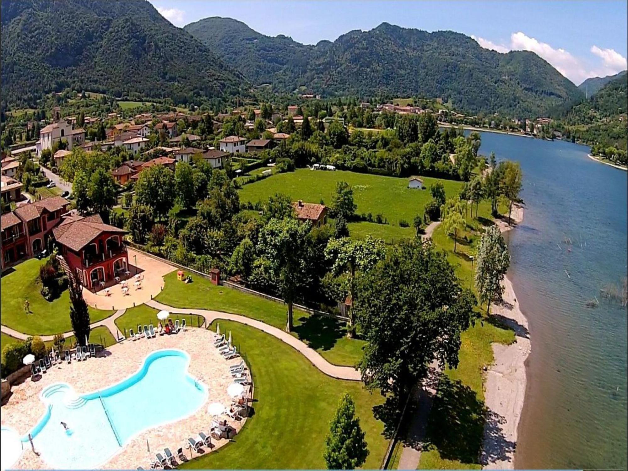 Spacious Apartment In Idro With Shared Pool Crone Esterno foto