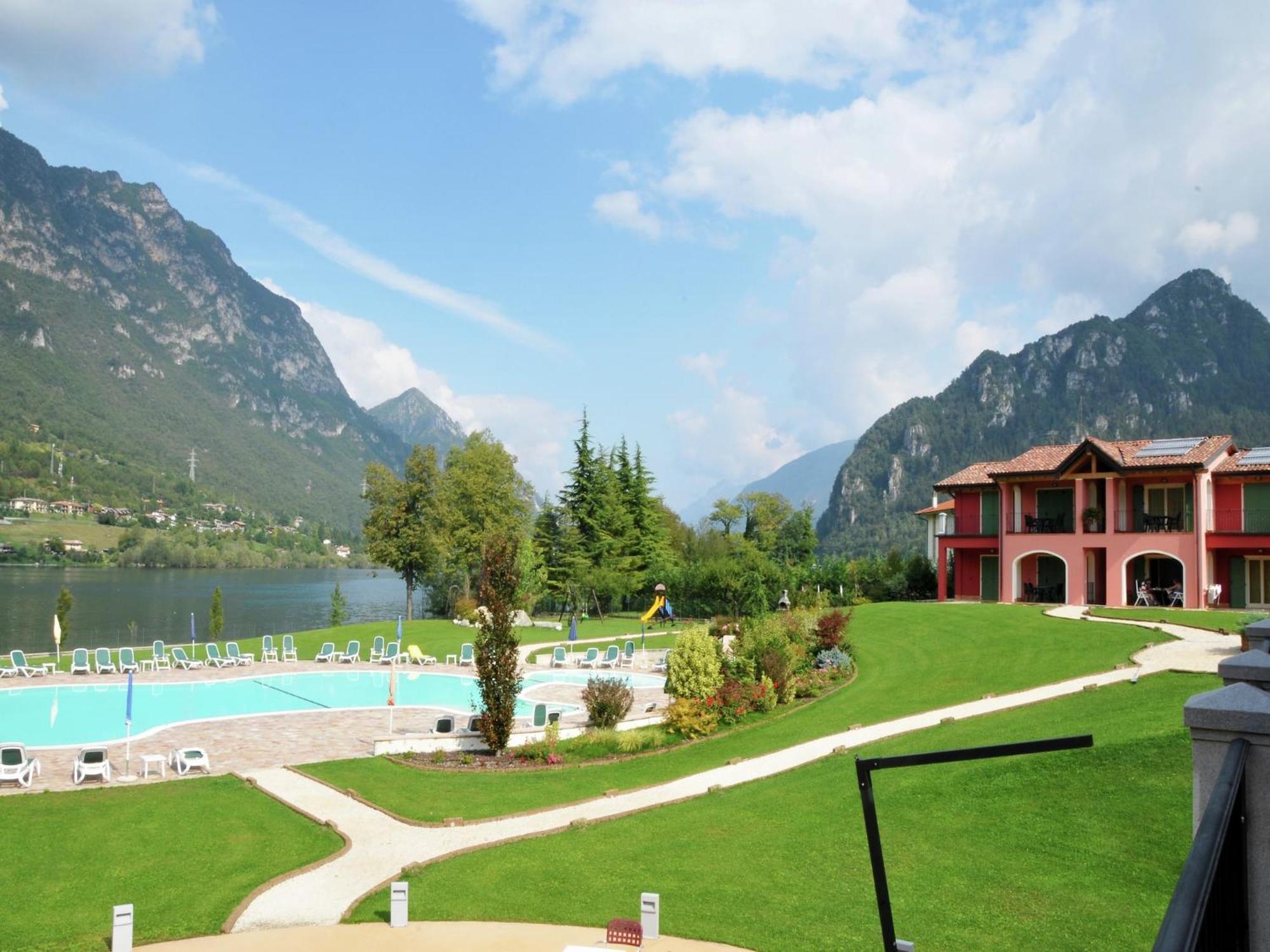 Spacious Apartment In Idro With Shared Pool Crone Esterno foto