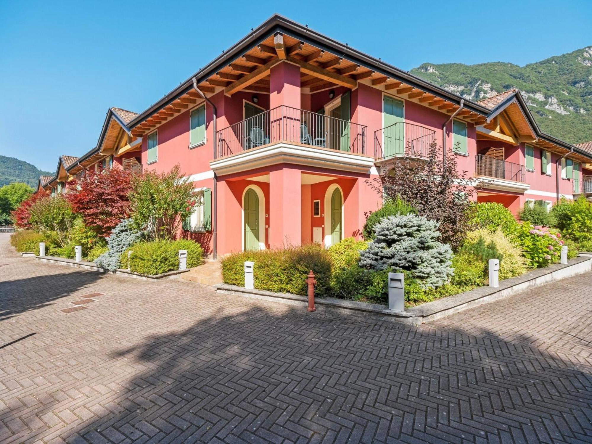 Spacious Apartment In Idro With Shared Pool Crone Esterno foto