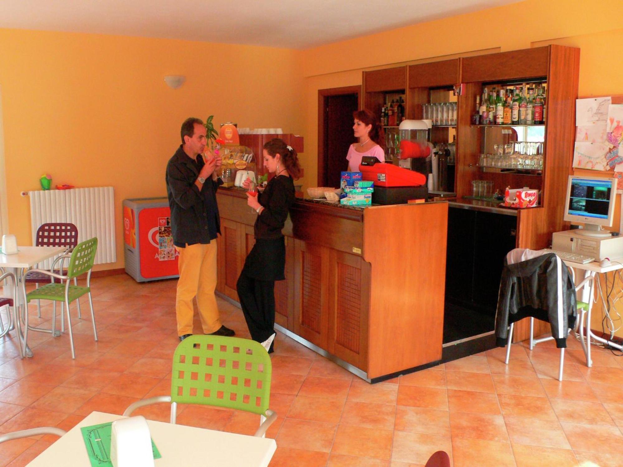 Spacious Apartment In Idro With Shared Pool Crone Esterno foto