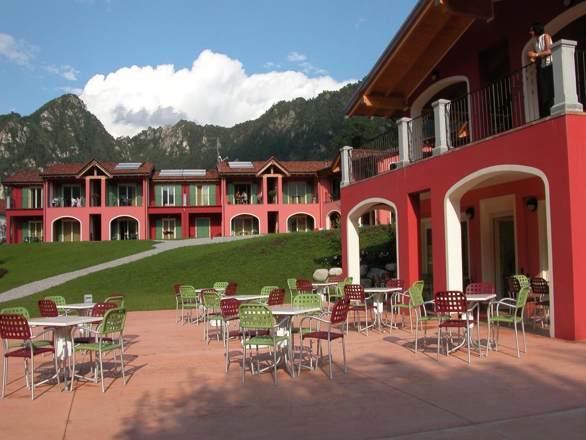 Spacious Apartment In Idro With Shared Pool Crone Esterno foto