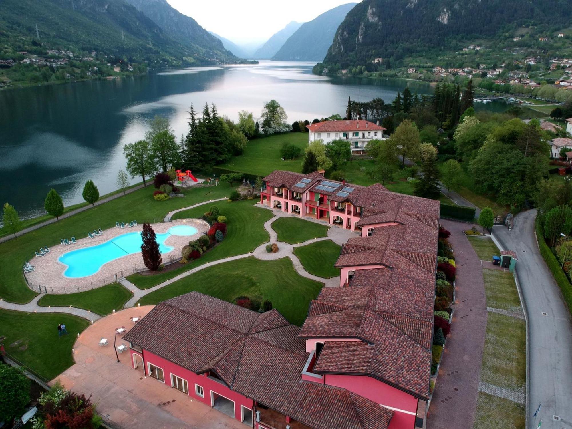 Spacious Apartment In Idro With Shared Pool Crone Esterno foto