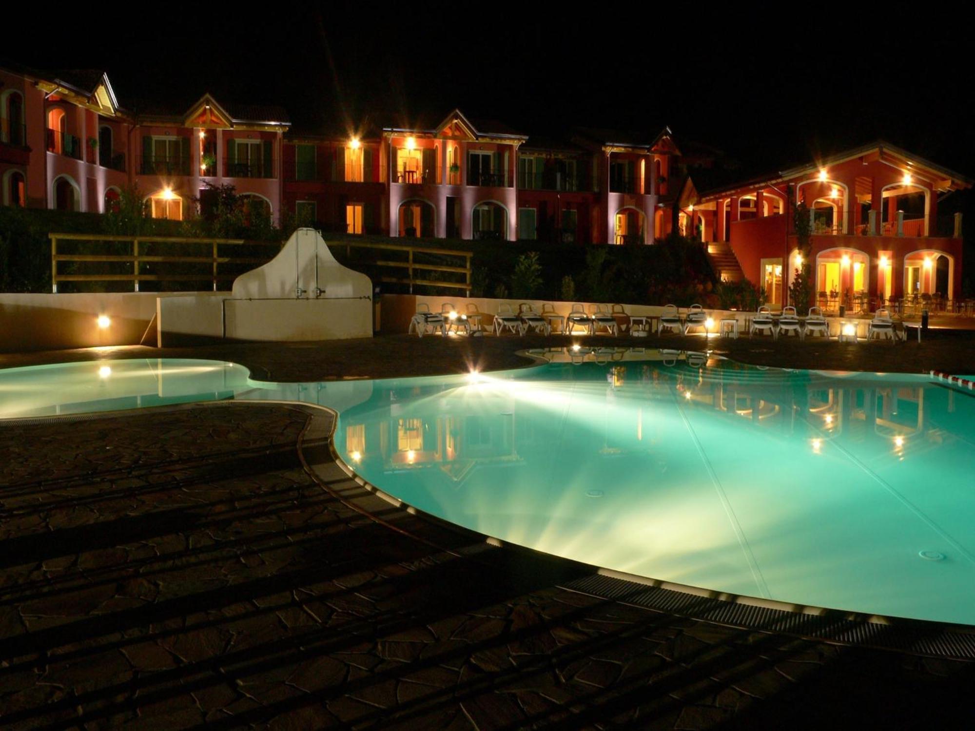Spacious Apartment In Idro With Shared Pool Crone Esterno foto