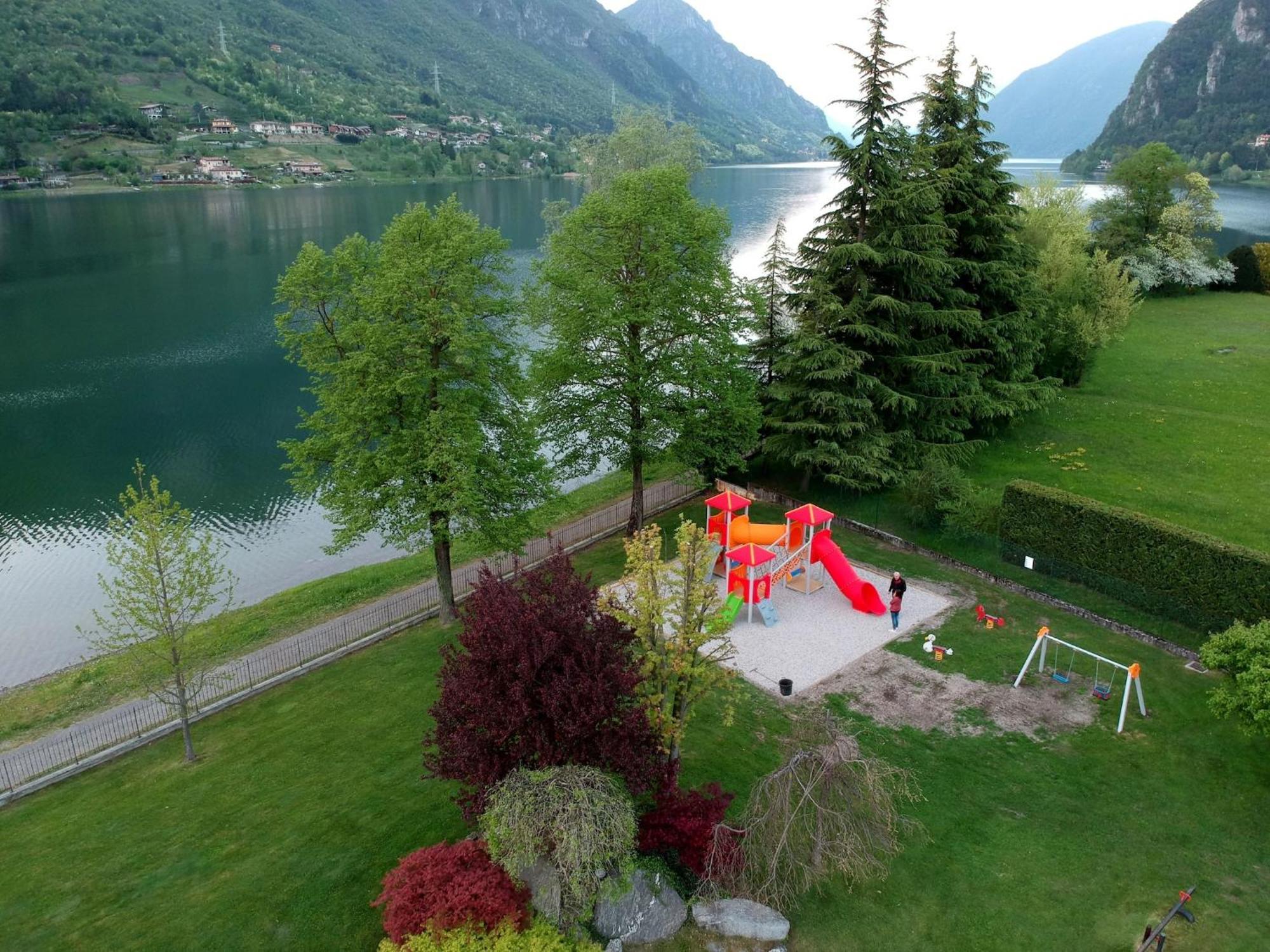 Spacious Apartment In Idro With Shared Pool Crone Esterno foto